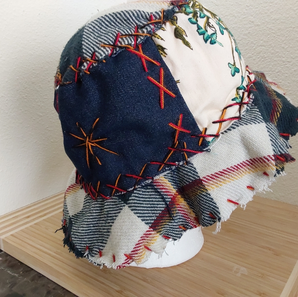 Handmade bucket hat - Picture 2 of 4